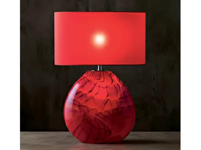 Lampada da tavolo Boheme con vaso in vetro rosso, nero e oro e paralume in tessuto rosso di Le Fablier