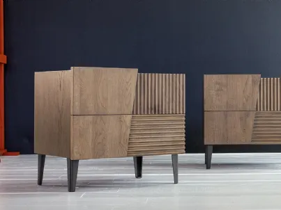 Comodino Design in Rovere massello laccato Verde di Devina Nais