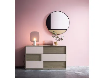 Comò Side in legno di Rovere con finiture diverse di Devina Nais