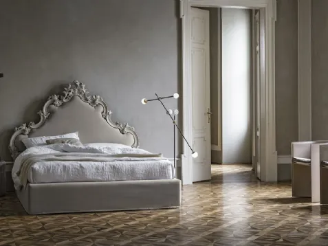 Letto in tessuto con testiera con cornice in legno intagliato e box contenitore Mademoiselle di Bolzan Letti