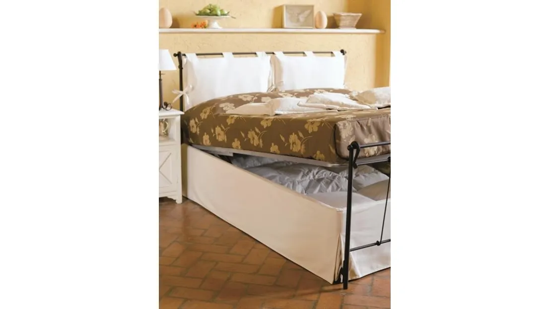Letto in acciaio verniciato nero e tessuto con contenitore Vivere di Hoppla