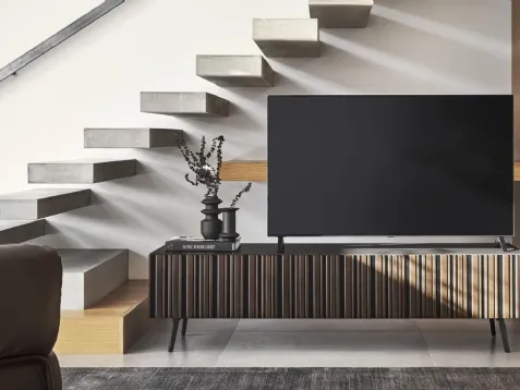 Madia Stripes a fasce verticali irregolari di Calligaris