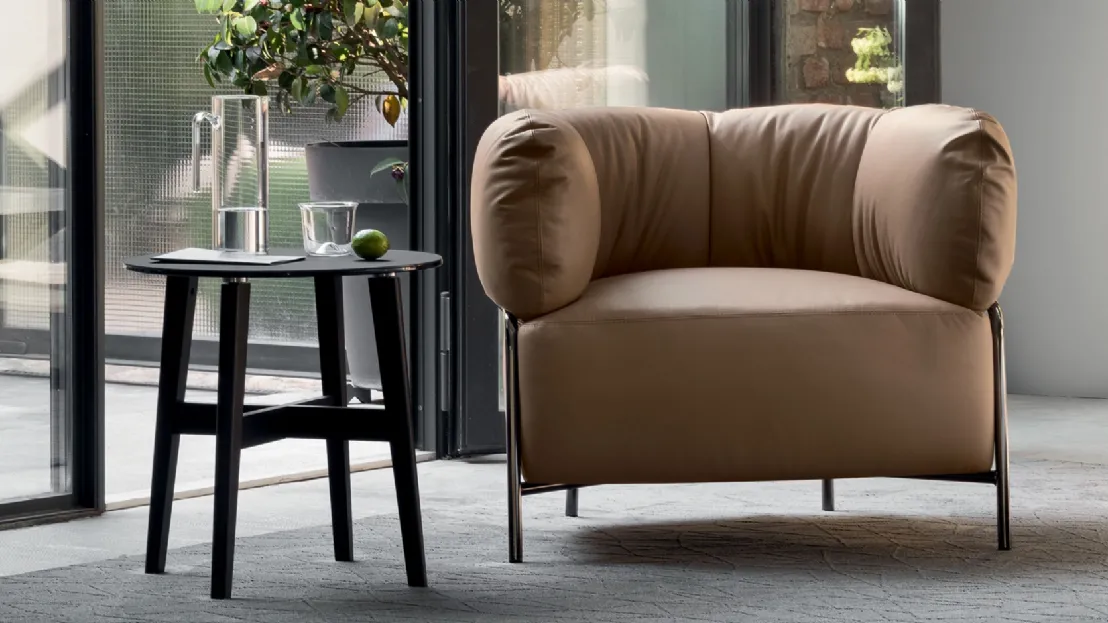 Poltroncina Quadrotta in tessuto imbottito di Calligaris