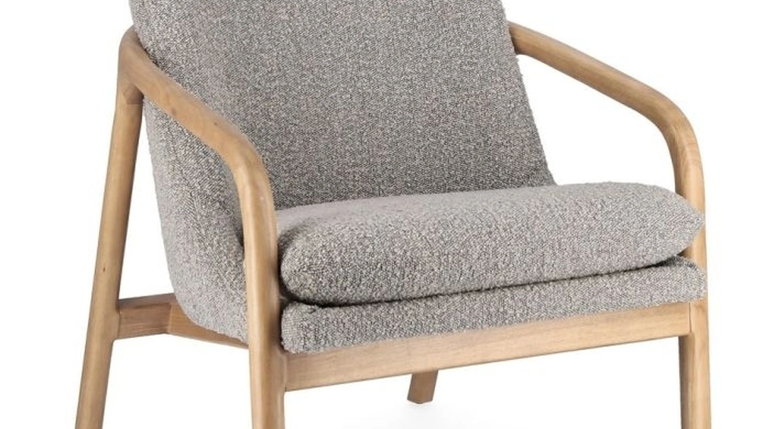 Poltrona in tessuto con struttura in legno di Pino Elaide di Bizzotto