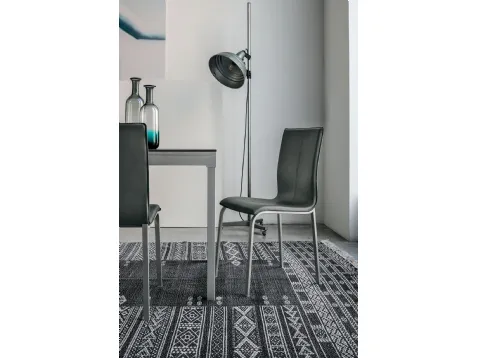 Sedia Glamour new con struttura in metallo verniciato e seduta imbottita e rivestita in tessuto di Target Point