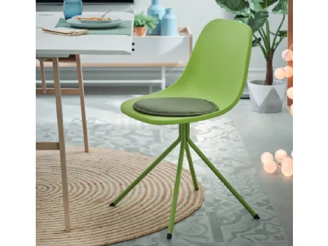 Sedia con gambe a incrocio in metallo verniciate di verde, seduta in polipropilene, Mint di La Forma