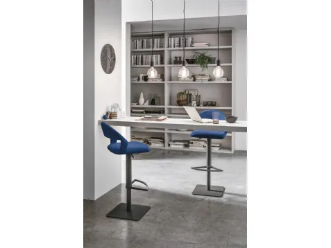 Sgabello Denver regolabile in altezza con struttura in metallo verniciato e seduta realizzata in tessuto di Target Point