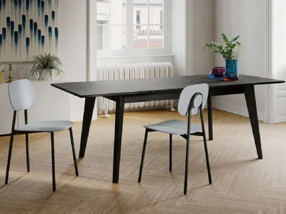 Tavolo allungabile Edgard con top in laminato e gambe in legno di Arredo3