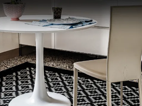 Tavolo rotondo in cristallo laccato bianco Hugo Bistrot di Cattelan Italia
