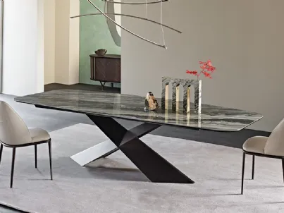 Tavolo con base in metallo e piano in ceramica Tyron Keramik di Cattelan Italia