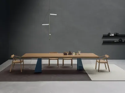 Tavolo M3 in legno massello di Rovere con base in ferro e vetro Devina Nais