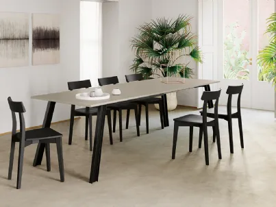 Tavolo allungabile Sky con top in laminato e base in metallo verniciato di Arredo3
