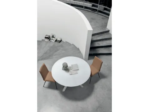 Tavolo rotondo Zoe Round con piano in vetro bianco gesso lucido e struttura in metallo antracite di Sedit
