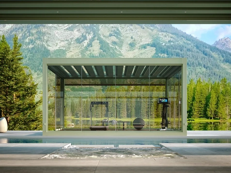 Pergola bioclimatica Carrera P con lame frangisole alternate di Pratic