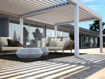 Pergola bioclimatica in alluminio con lamelle frangisole orientabili Vision di Pratic